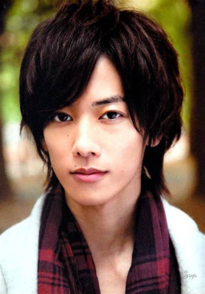 佐藤健の歯の矯正を徹底検証！昔と今の歯並び変化とセラミック治療の真相